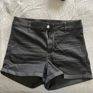 High waist black jean shorts!